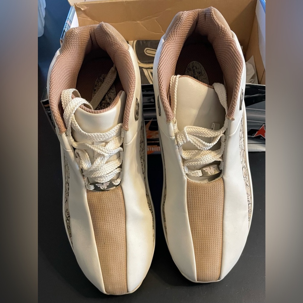 Lugz men’s White and Beige leather Shoes